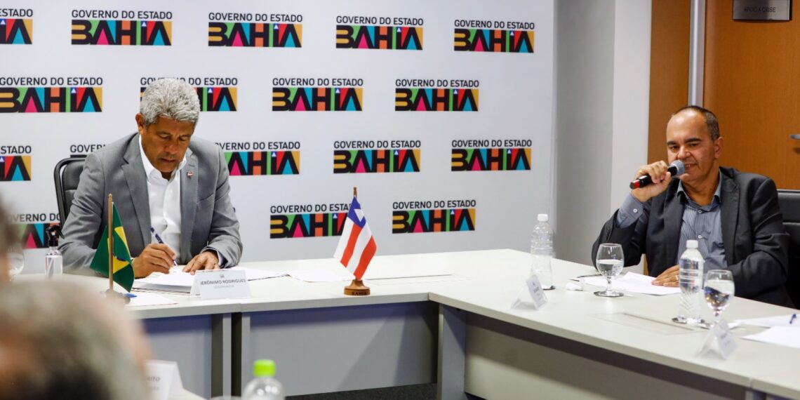 Governador recebe prefeito e discute demandas no interior