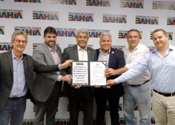 Governo do Estado assina ordem de serviço para construção de ponte em Alcobaça