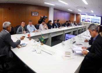 Estado investe R$ 84 mi e reforça saúde em Retirolândia