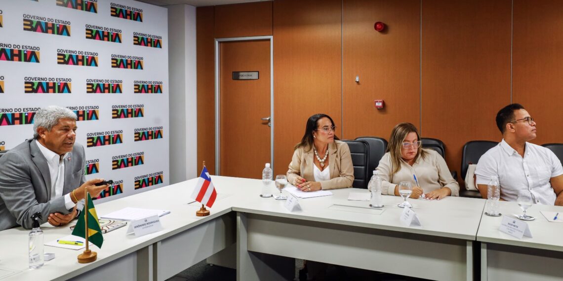 Governador se reúne com prefeita de Araci e discute novos investimentos para o município