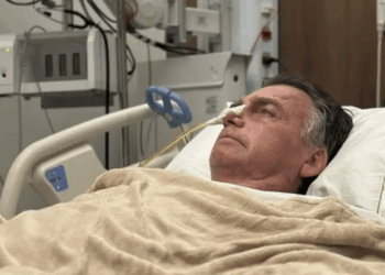 Bolsonaro passa mal e é levado ao hospital