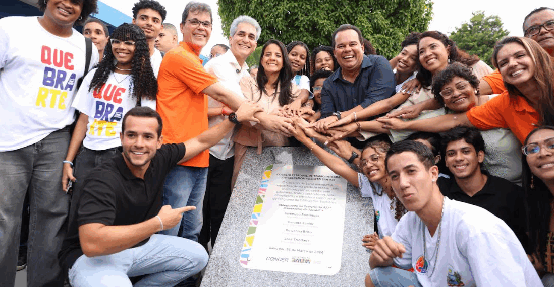 Estado entrega reforma de escola em Salvador
