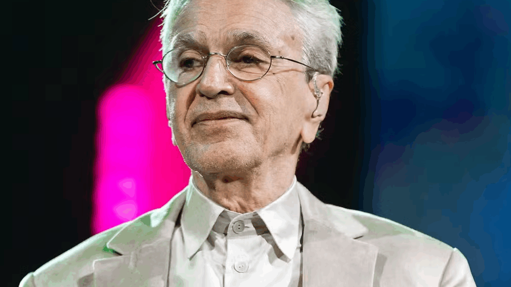 Caetano Veloso vence processo contra Osklen