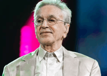 Caetano Veloso vence processo contra Osklen