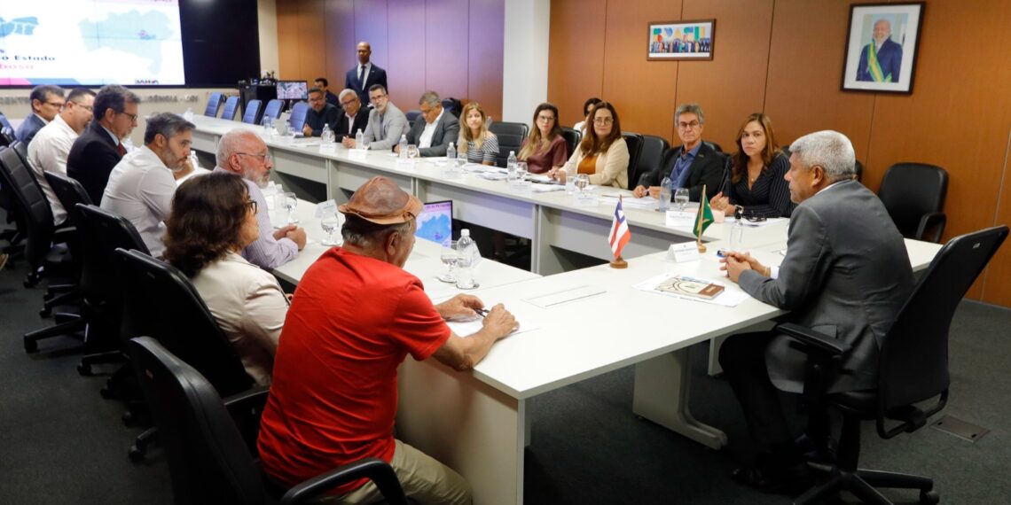 Estado amplia investimentos e entrega equipamentos em Ruy Barbosa