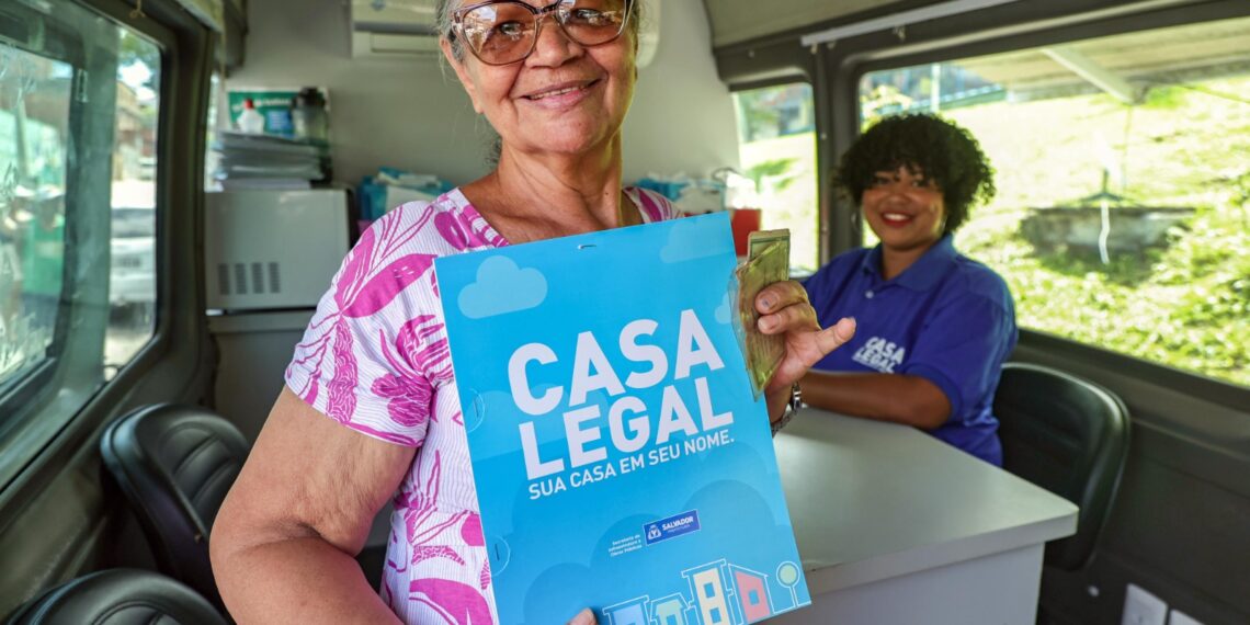 Prefeitura leva ação itinerante de regularização fundiária para a comunidade do Bate Coração