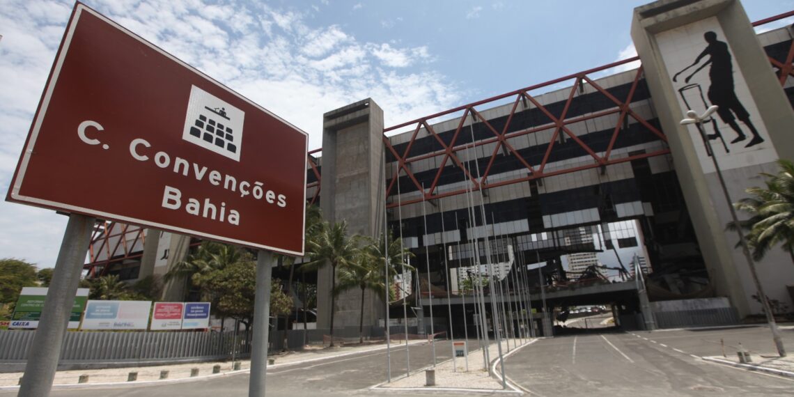 Secretaria da Administração publica edital para leiloar antigo Centro de Convenções