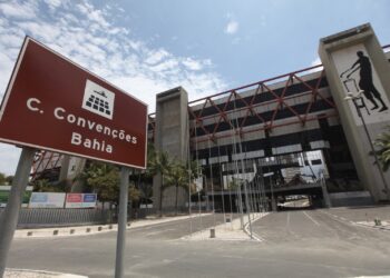 Secretaria da Administração publica edital para leiloar antigo Centro de Convenções