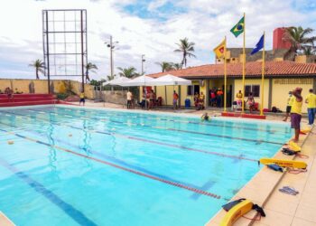 Prefeitura lança projeto “Mergulho na Inclusão” com piscina assistida para crianças com autismo