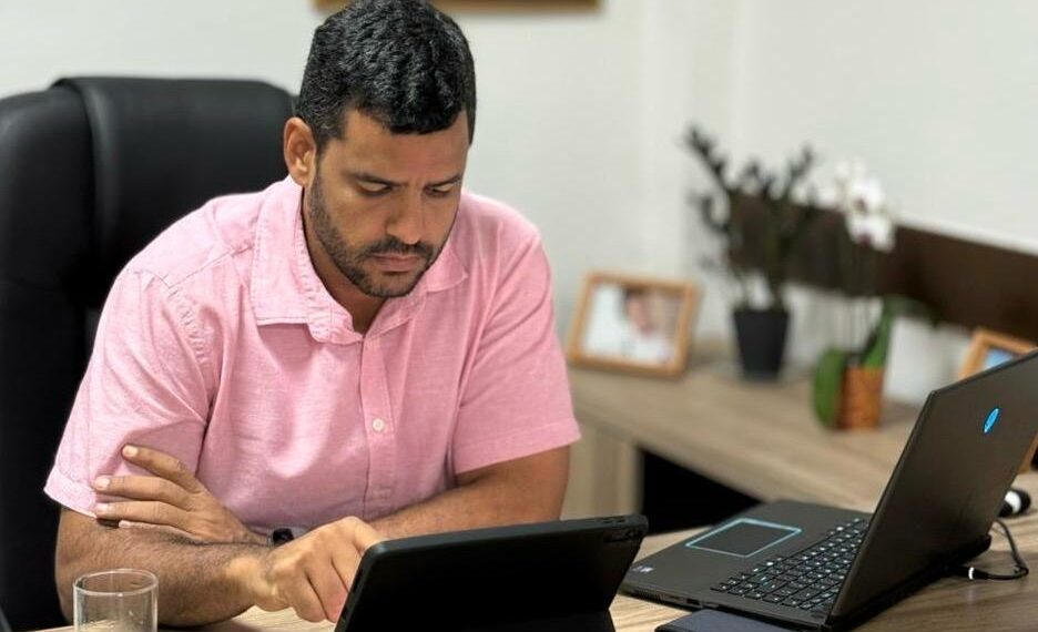 “Um país não pode ser construído sobre o esgotamento do seu povo”, diz Tássio Brito sobre escala 6×1