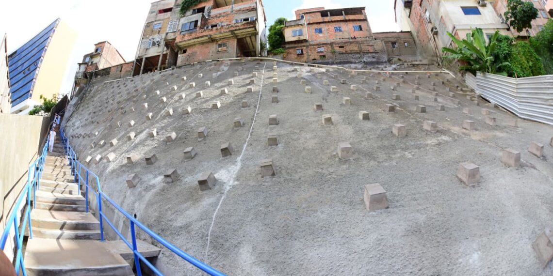 Contenção de encosta inaugurada pela Prefeitura traz segurança e tranquilidade a moradores do Garcia