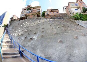 Contenção de encosta inaugurada pela Prefeitura traz segurança e tranquilidade a moradores do Garcia