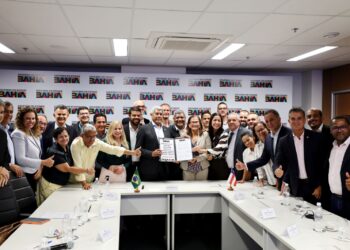 Estado fecha acordo para regulação de resíduos na BA