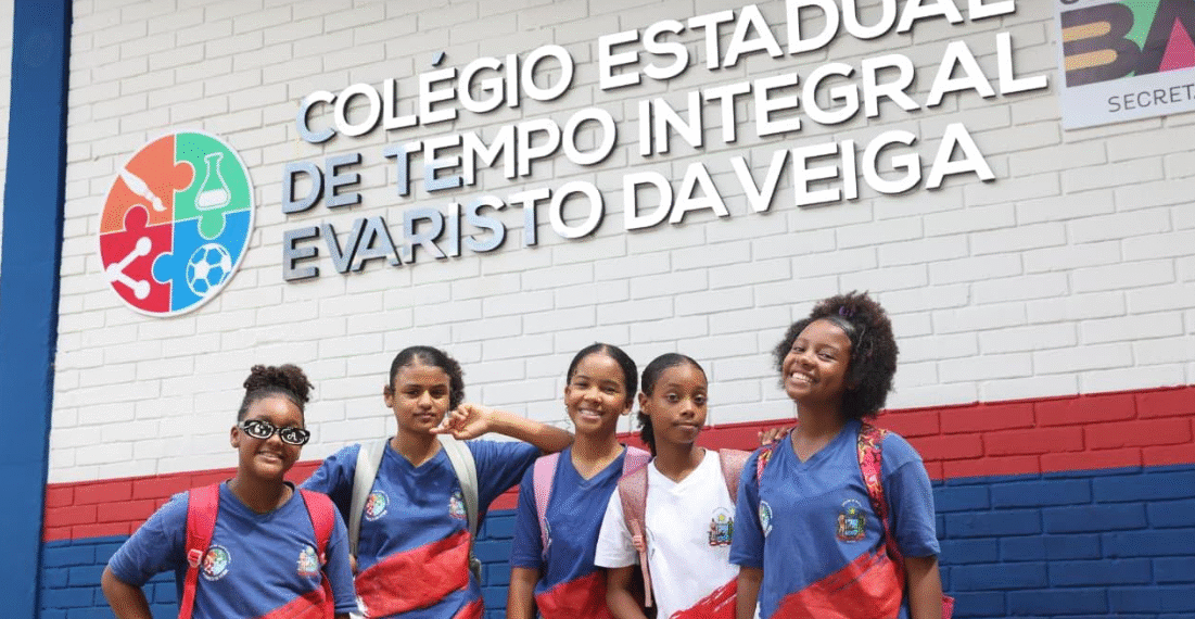 Governo do Estado entrega modernização de mais um colégio de tempo integral, em Salvador