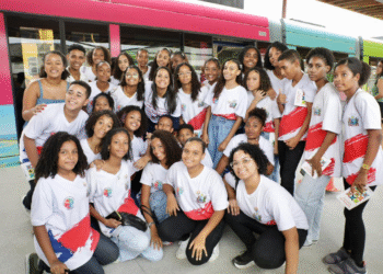 Circuito educativo leva alunos ao VLT