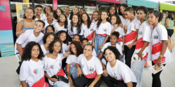 Circuito educativo leva alunos ao VLT