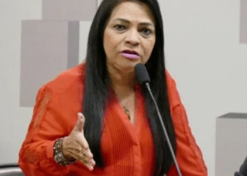 Moema Gramacho anuncia saída do PT