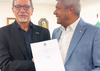 Afonso Florence é exonerado; pasta tem novo titular