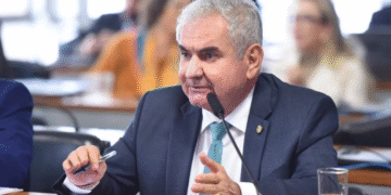 Angelo Coronel declara voto em Flávio Bolsonaro