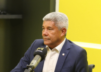 Governador rebate críticas e ataca gestão da capital