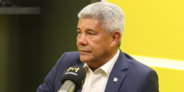 Governador rebate críticas e ataca gestão da capital