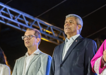 Prefeito da oposição elogia Jerônimo e rebate críticas