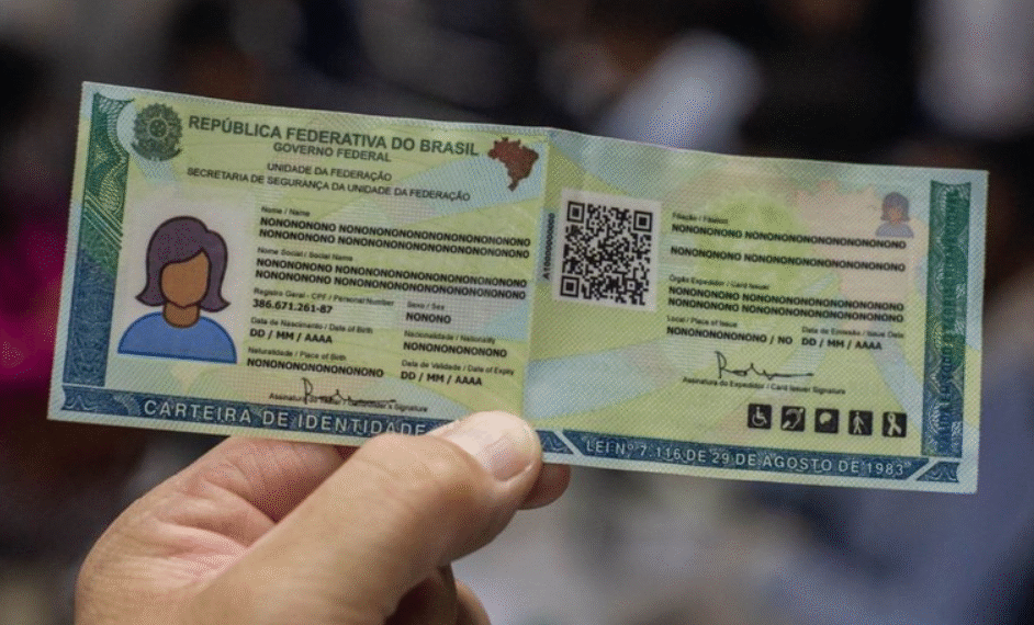 SAC emite de graça nova carteira de identidade para idosos em Salvador e no interior
