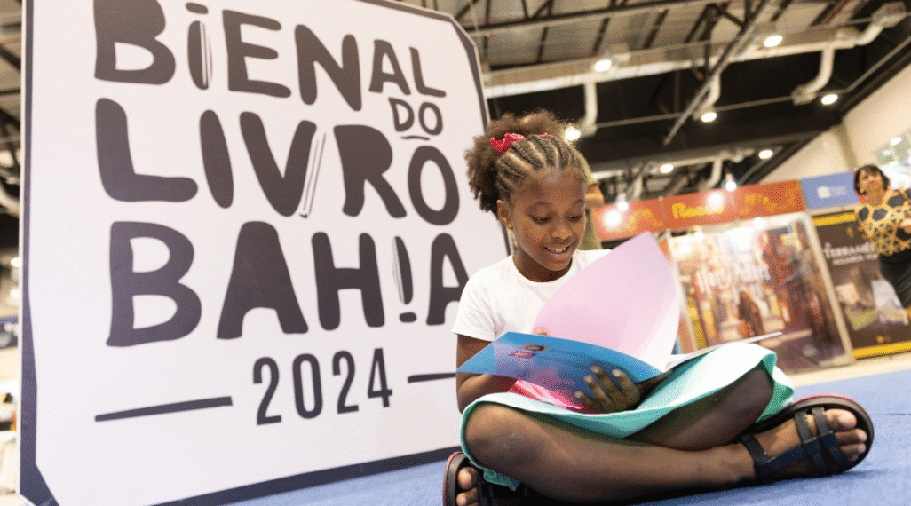 Alunos da rede municipal visitam Bienal do Livro