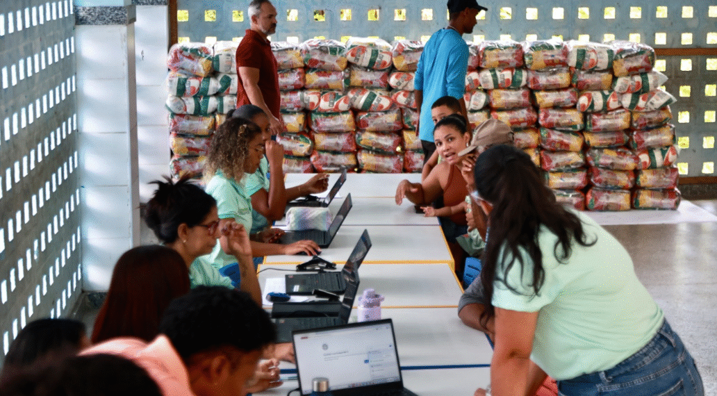 Ação da Prefeitura de Salvador leva apoio emergencial a pescadores e marisqueiros de São Tomé de Paripe
