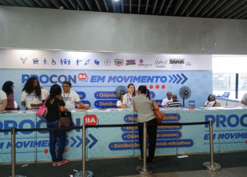 CDL Salvador oferece consulta gratuita ao SPC durante 4ª edição do Procon em Movimento