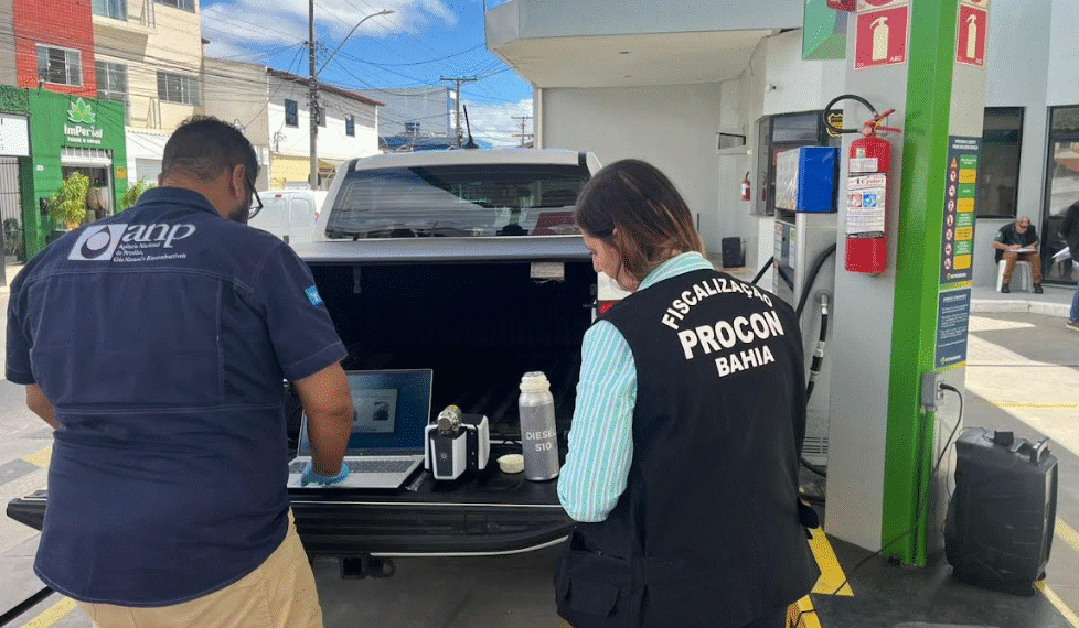 PROCON-BA realiza fiscalização de combustíveis com tecnologia inédita em Vitória da Conquista