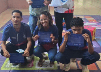 Alunos do ICEIA mergulham em jogo que revela perigos invisíveis dentro de casa