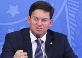 Roma desafia Rui Costa para debate e faz provocação