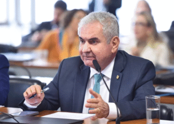 Coronel ataca governo do estado e chama Rui para debate