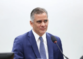 Deputado envia R$ 490 mil a clube do qual é presidente