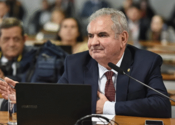 Angelo Coronel declara apoio a Flávio Bolsonaro