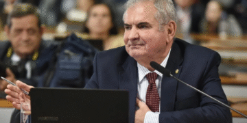 Angelo Coronel declara apoio a Flávio Bolsonaro