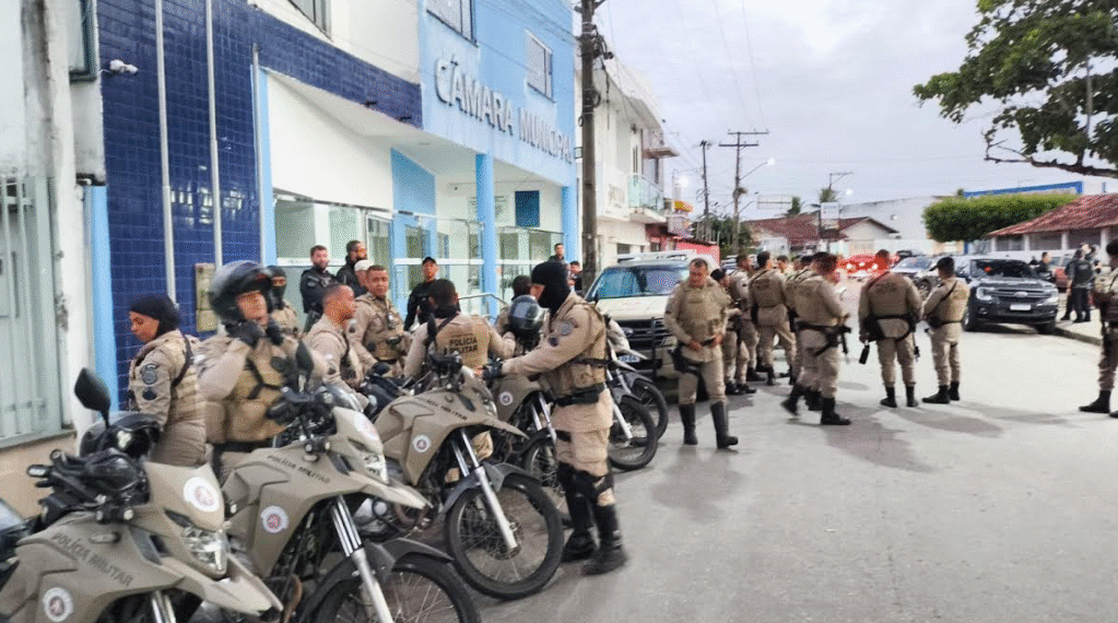 PC, PM e FICCO Bahia combatem integrantes de facções na cidade de Jequié