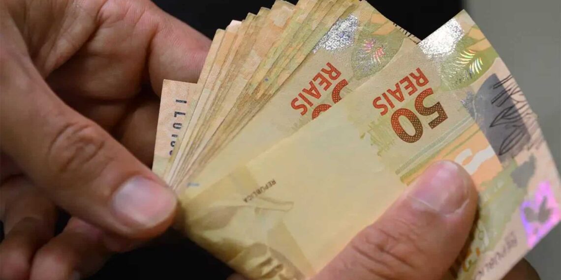 Governo estima valor do salário mínimo para 2027