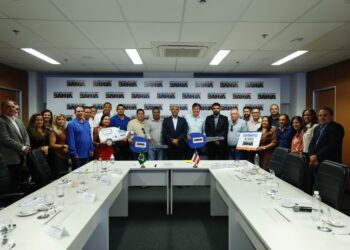 Estado garante ambulância, equipamentos e novos investimentos para Santa Teresinha