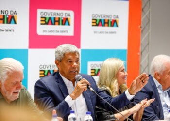 Governo da Bahia realiza balanço estratégico com secretários e parlamentares