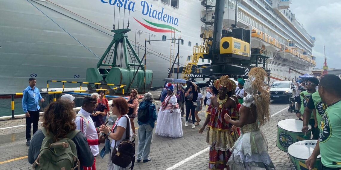 Temporada de cruzeiros 2025/2026 injeta R$ 115 milhões na economia baiana