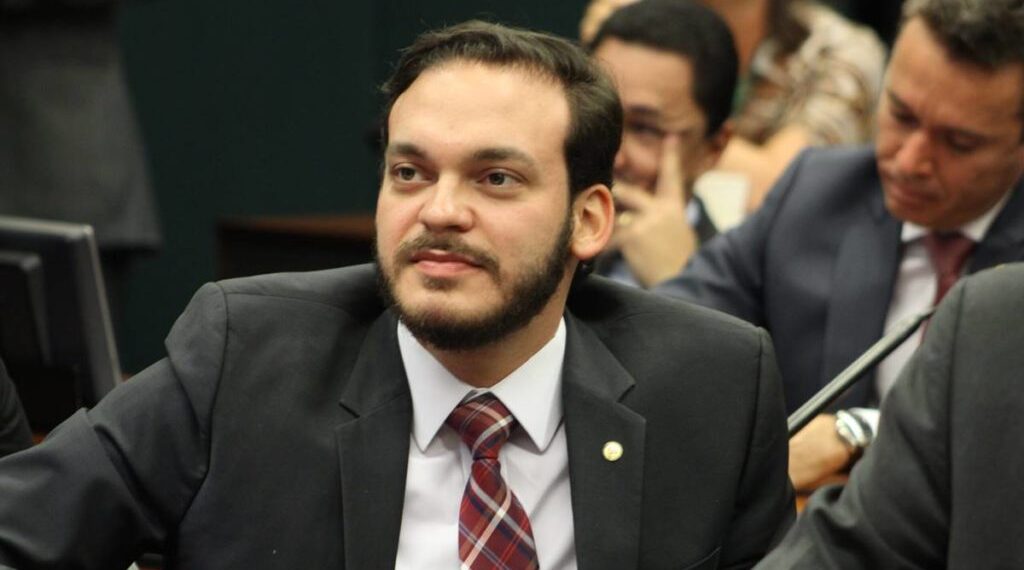 Ex-deputado federal Uldurico Jr. é preso por envolvimento em fuga de 16 detentos na Bahia