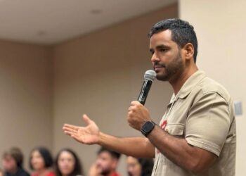 Tássio Brito critica programa Pé na Escola, anulado por irregularidades