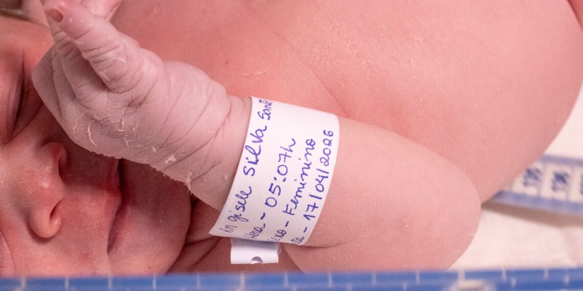 Prefeito Bruno Reis celebra nascimento do primeiro bebê na Maternidade Municipal de Salvador