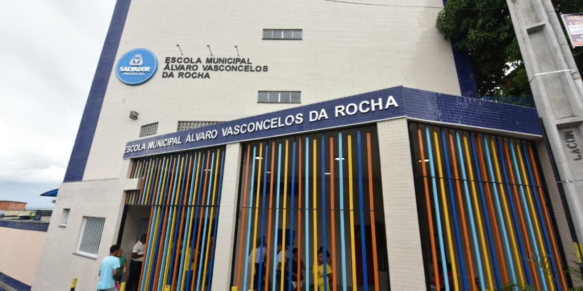 Prefeitura de Salvador entrega escola em Alto de Coutos com capacidade para 480 alunos em tempo integral