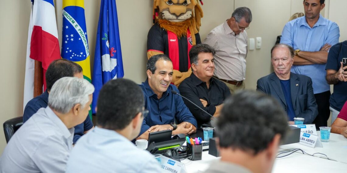 Prefeitura recebe documentos do Esporte Clube Vitória para avanço da Arena Barradão