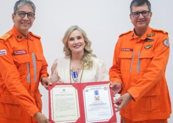 Presidente da ALBA recebe a mais alta honraria do Corpo de Bombeiros Militar da Bahia