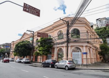 Prefeitura impulsiona produção artística com apoio ao Teatro Trapiche Barnabé por meio do Viva Cultura Salvador