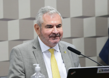 Coronel cobra avanço de PEC sobre impostos municipais